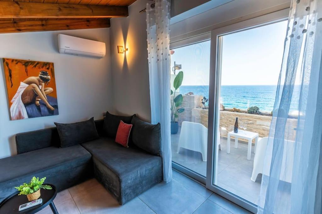 Zefyros Suite , Seafront Retreat ! Panormos  Luaran gambar